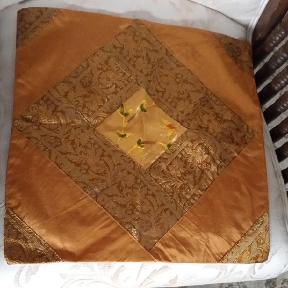 Vintage 🌟Pillow Case Embroidered Gold and Brown